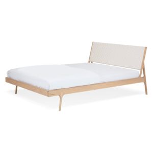 Łóżko z litego drewna dębowego z białym zagłówkiem Gazzda Fawn, 160x200 cm