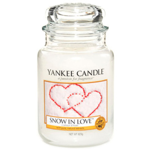 Świeca zapachowa Yankee Candle Śnieżna Miłość, czas palenia 110–150 godzin