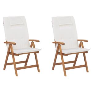 Rustyklany zestaw 2 krzeseł ogrodowych składane jasne drewno akacjowe z poduszkami kremowymi Java Beliani