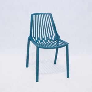 Nowoczesne krzesło z tworzywa do ogrodu i na taras K 1024 - kolor niebieski