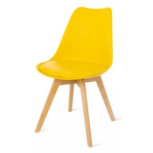 Żółte krzesło z bukowymi nogami loomi.design Retro