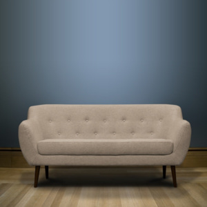 Kremowa sofa trzyosobowa z brązowymi nogami Mazzini Sofas Piemont