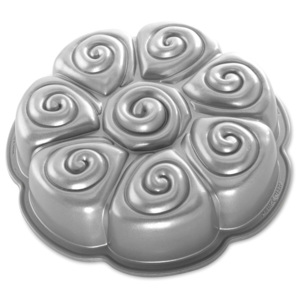 Nordic Ware Forma do bułeczek cynamonowych Cinnamon Pull Apart Bundt® srebrna