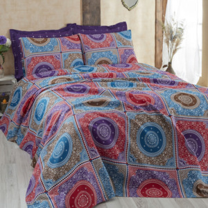 Purpurowa narzuta na łóżko dwuosobowe z prześcieradłem i poszewkami Ornament, 200x235 cm