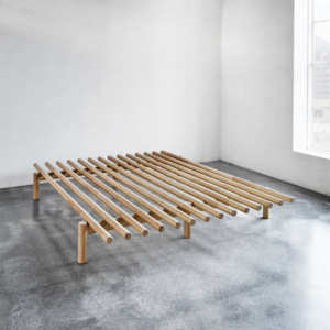 Rama łóżka z drewna sosnowego Karup Pace, 140x200 cm