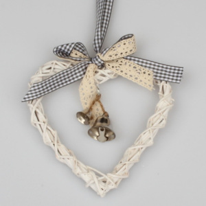 Biały rattanowy wieniec w kształcie serca Dakls Bell, 15 cm