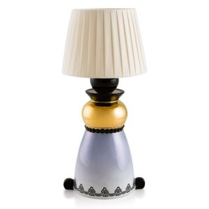Nietradycyjna lampa do sypialni z Włoch